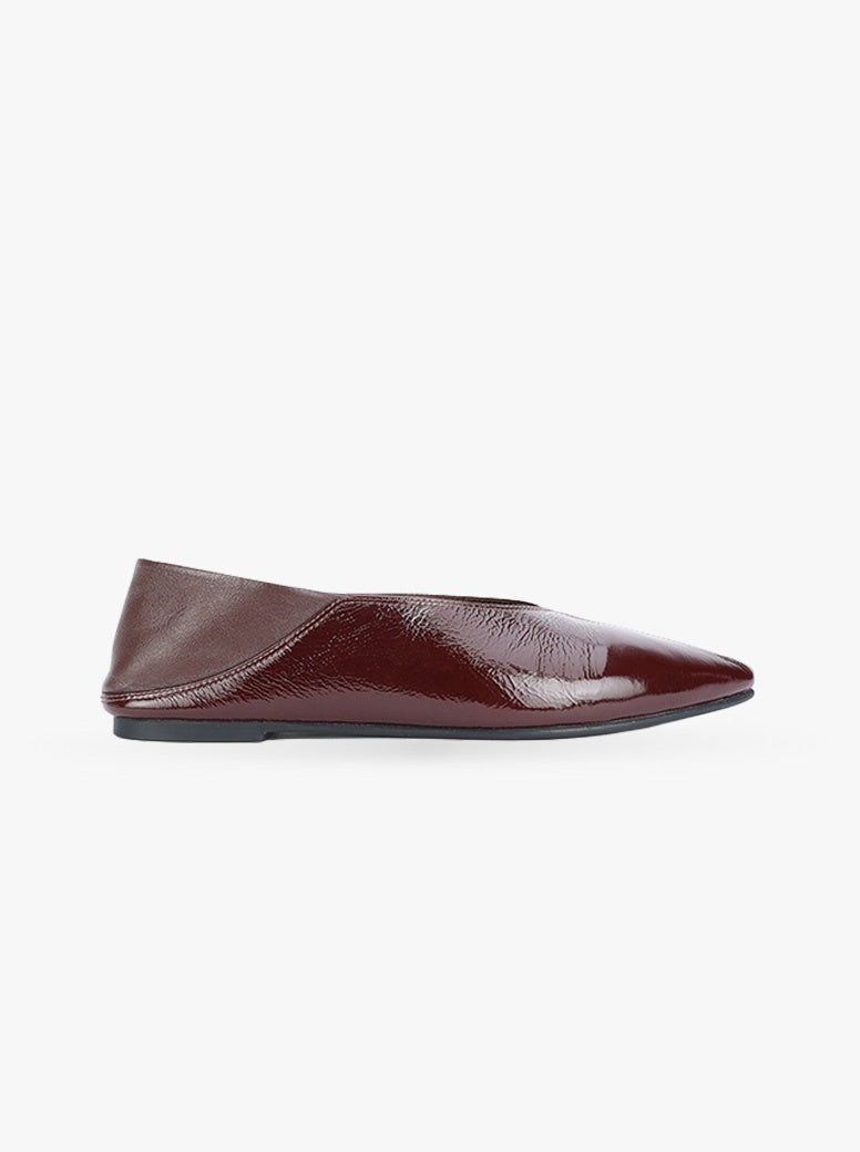 Epona Flat burgundy patent