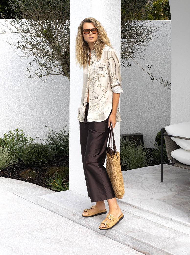 Paros almond suede