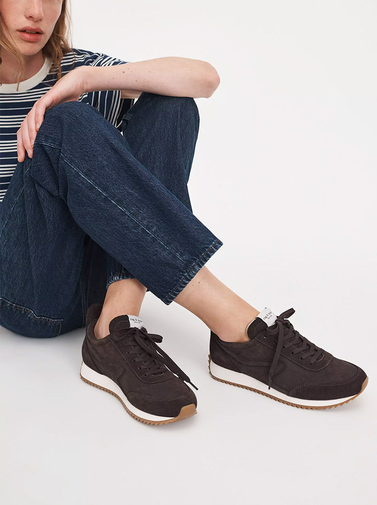 Retro Runner chocolate suede