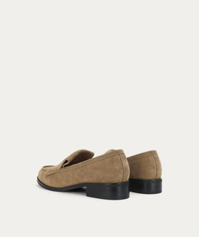 Uma Loafer oat suede