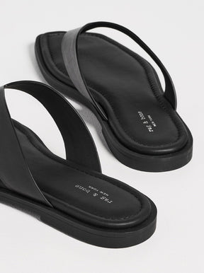 Gracie Thong black leather