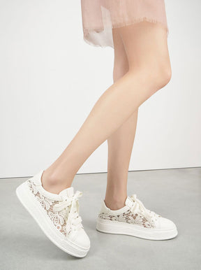 Lacey off white