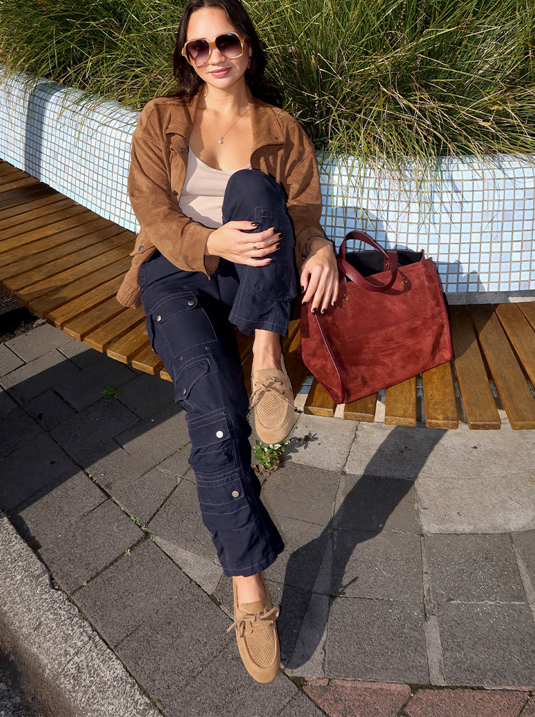 Lea tan suede