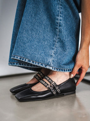Leila black leather