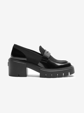 Soho Loafer black stretch / high shine