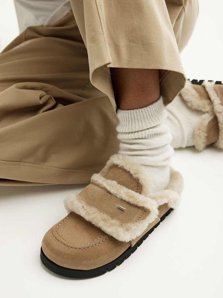 Teddy Furry oak suede