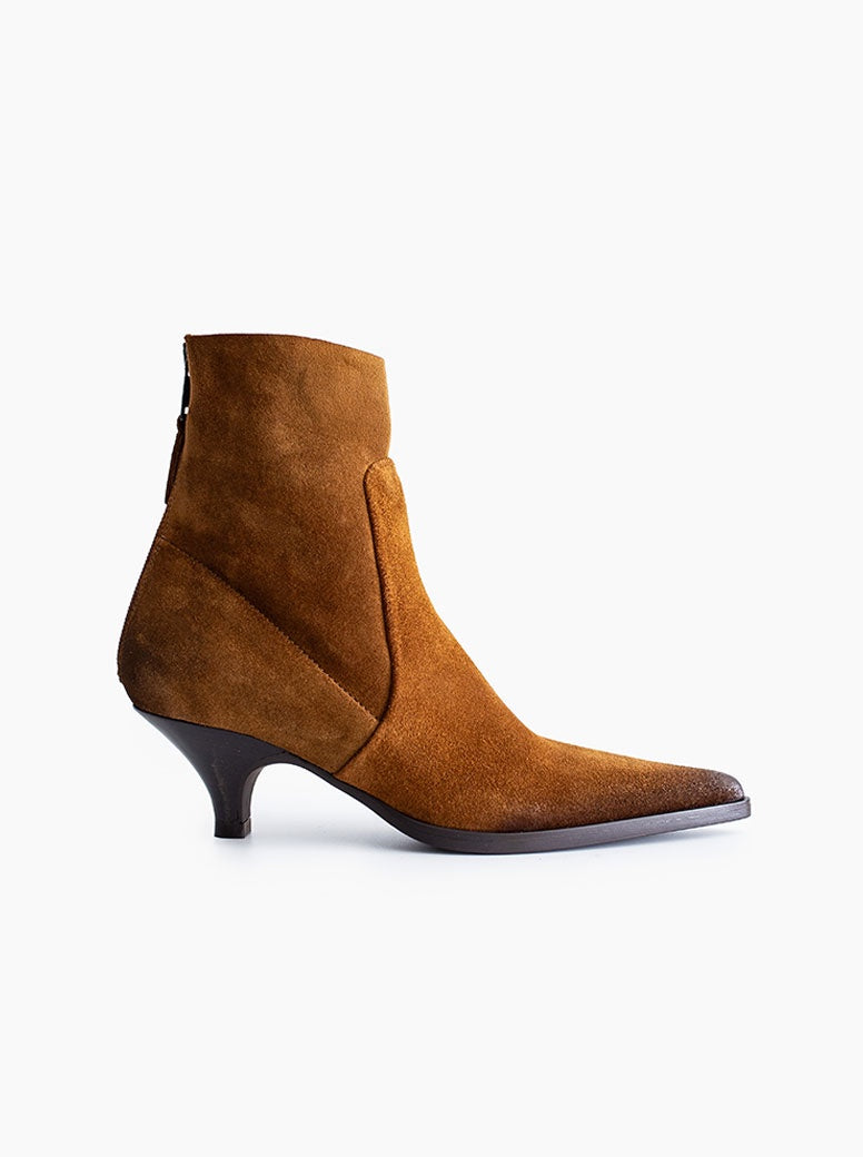 Thais tan suede