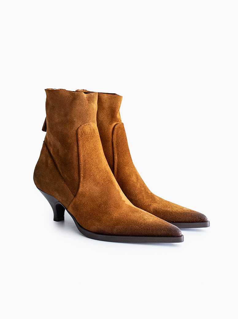 Thais tan suede