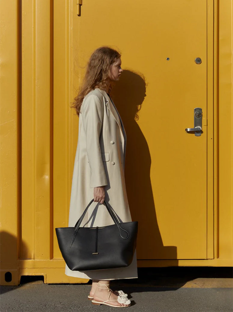 Zip Penne Tote black